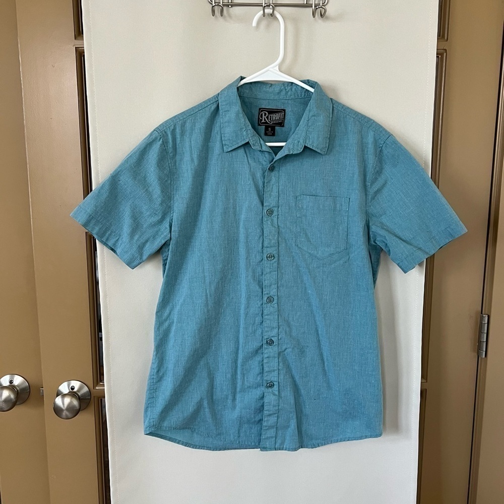 Retrofit Men's Small Blue Short Sleeve‎ Button Up Shirt